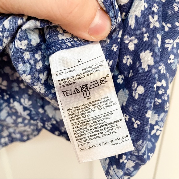 Old Navy Short Sleeve Smocked Top - Picture 8 of 8